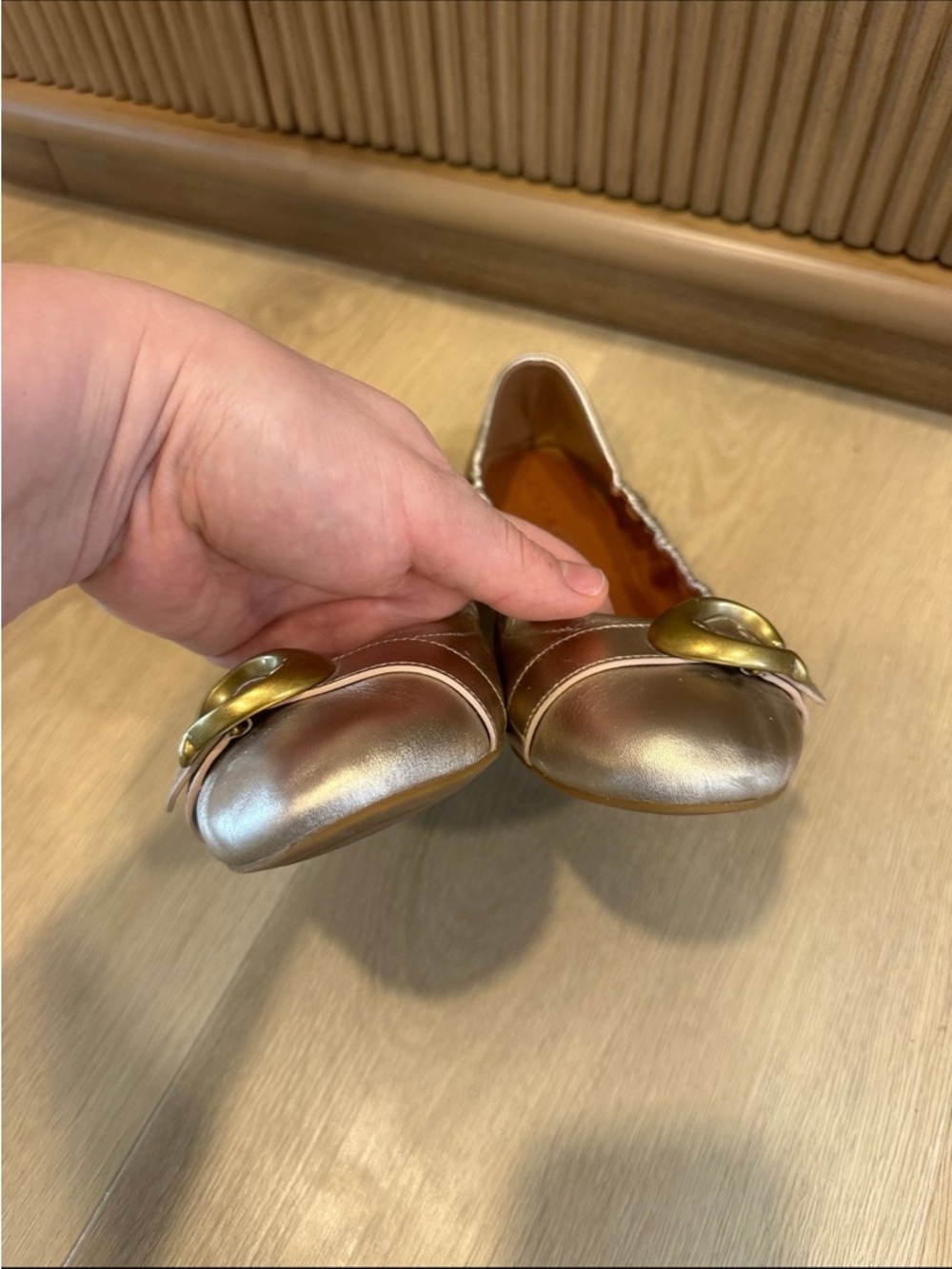 COACH STANTON BUCKLE
FLAT - CHAMPAGNE size 10 Metallic Gold Leather Ballet Flats - Picture 6 of 9